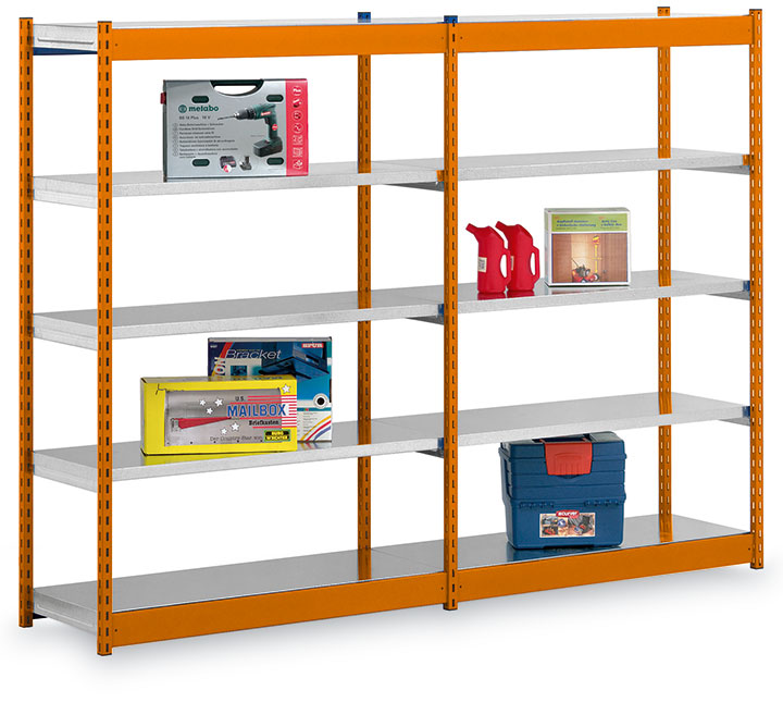 Rohrregal im Stecksystem mit orangenen Regalstützen